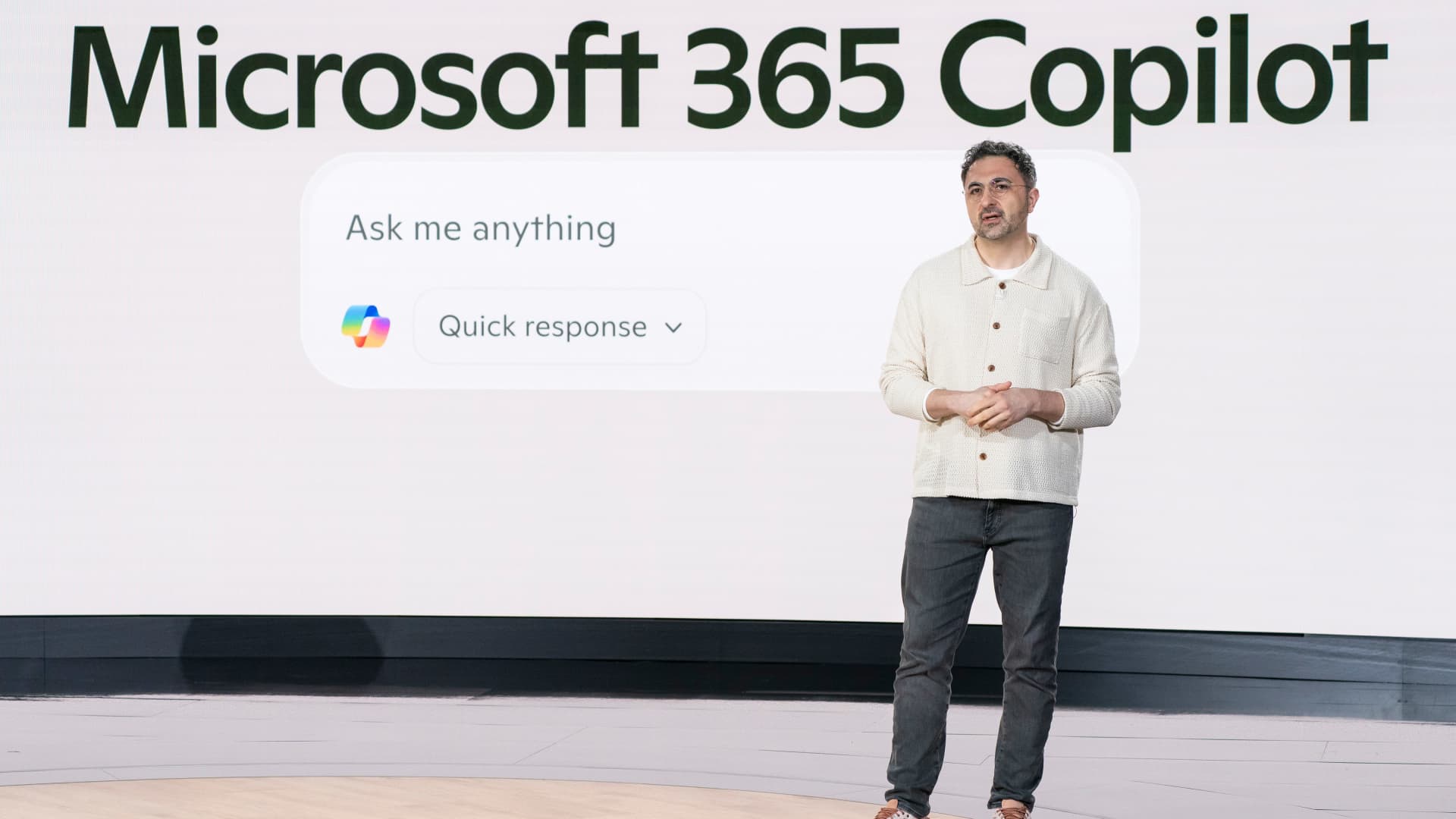 Microsoft Poaches Top AI Talent from Google DeepMind, Intensifying Tech