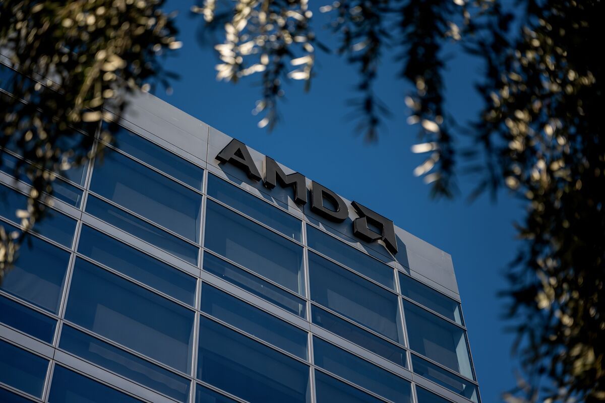 AMD Unveils AI Chips at CES, Lisa Su Talks Demand