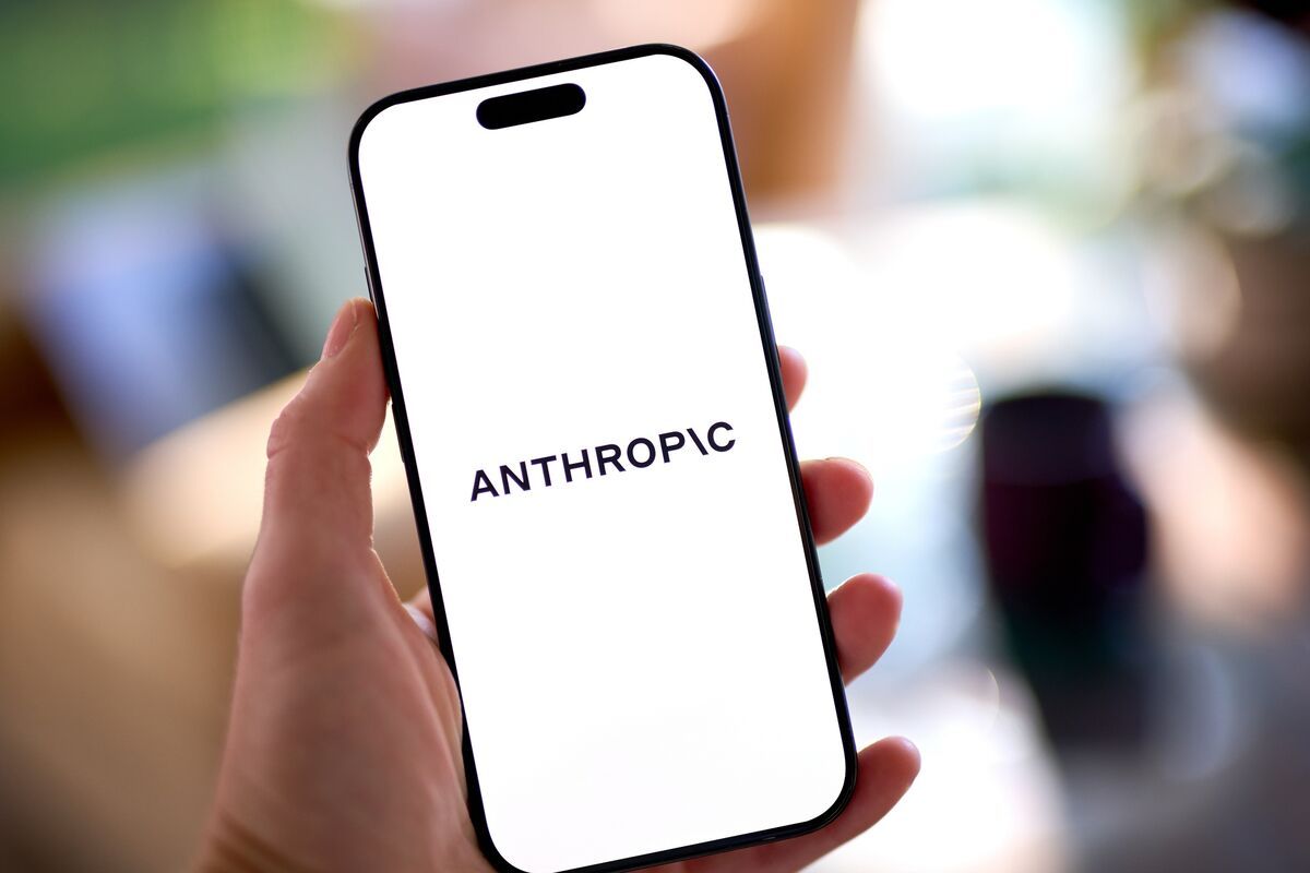 Cybersecurity Stocks Drop on Anthropic AI Model Leak