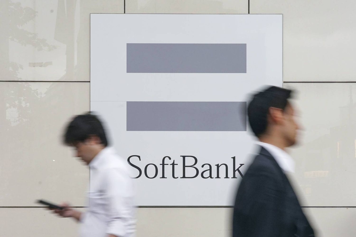 SoftBank Large-Scale Batteries for AI Data Centers