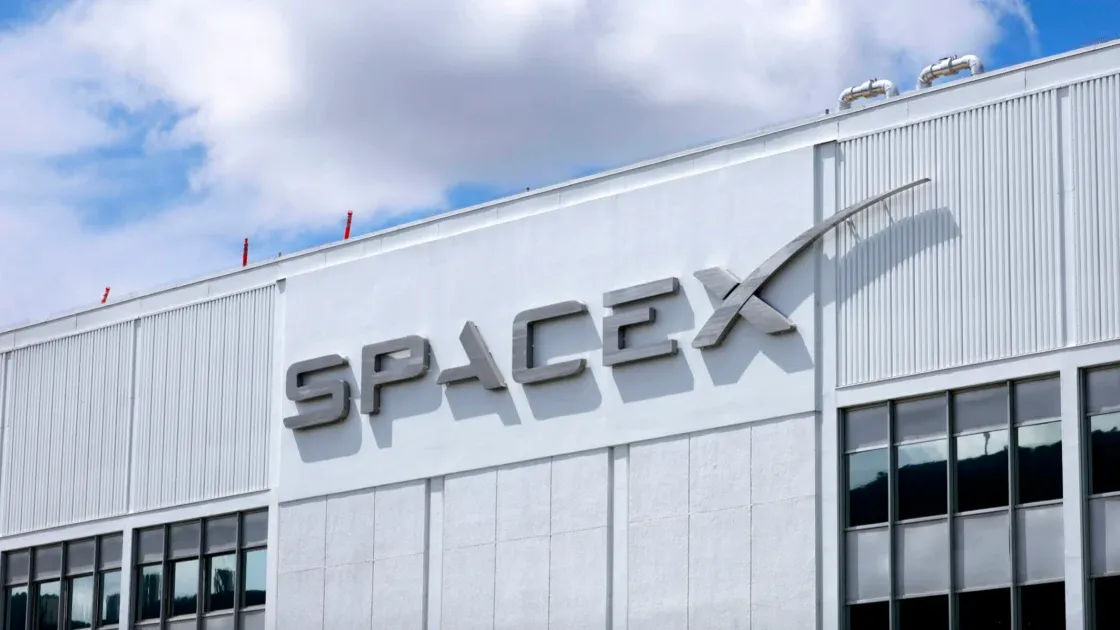 SpaceX Eyes Data from Failed Startups for Grok AI Training